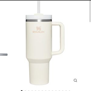 NWT STANLEY QUENCHER H2.0
FLOWSTATE™ TUMBLER
CREAM COLOR - 40 OZ